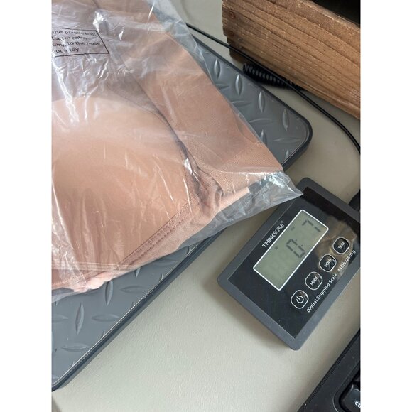 Rhonda Shear 2 Pack Molded Cup Bra with Wrap Back Size Medium Pink Beige 679.19 - Picture 6 of 8